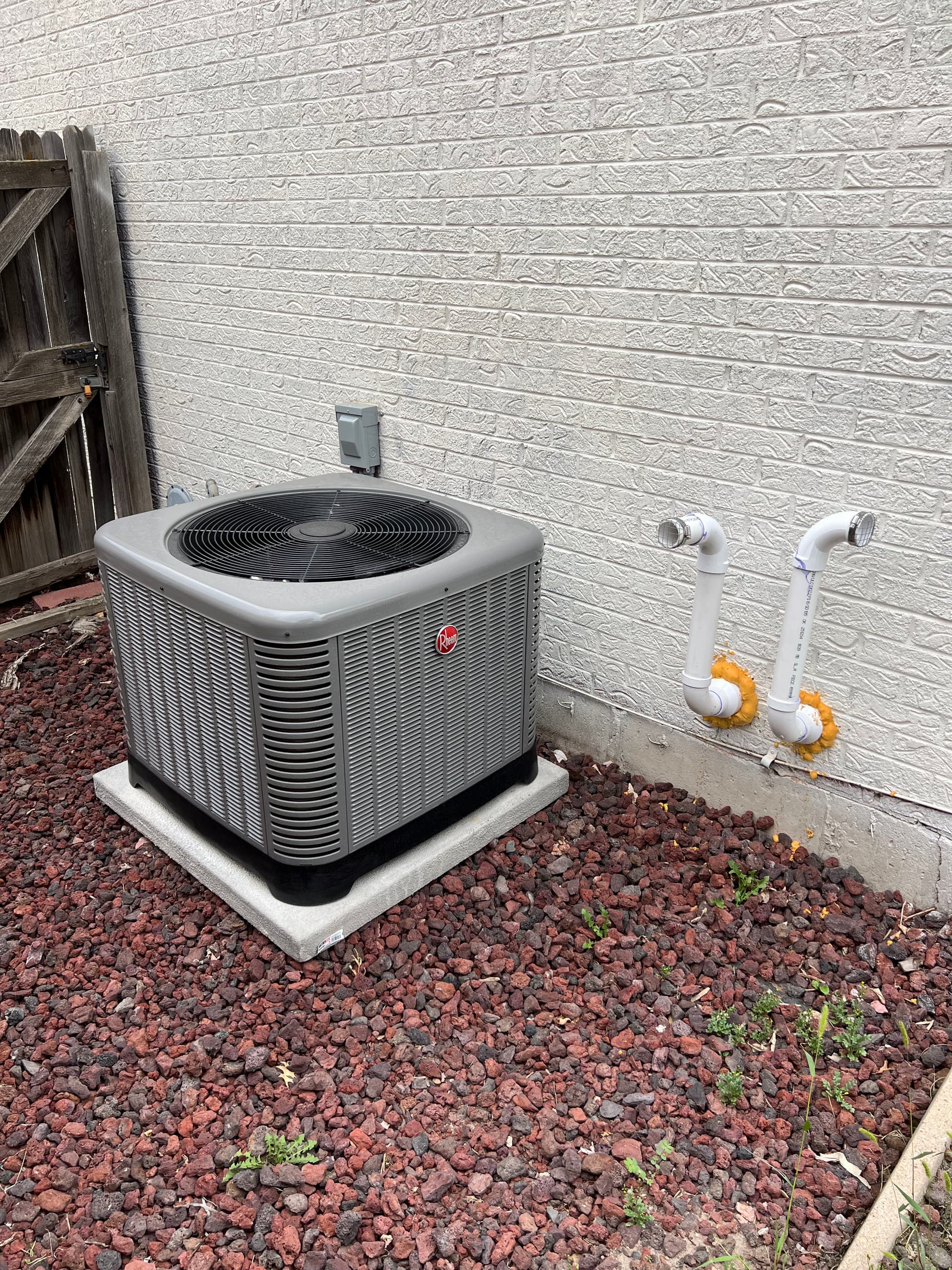 Out With a 23-Year-Old System, In With High-Efficiency Rheem Comfort image